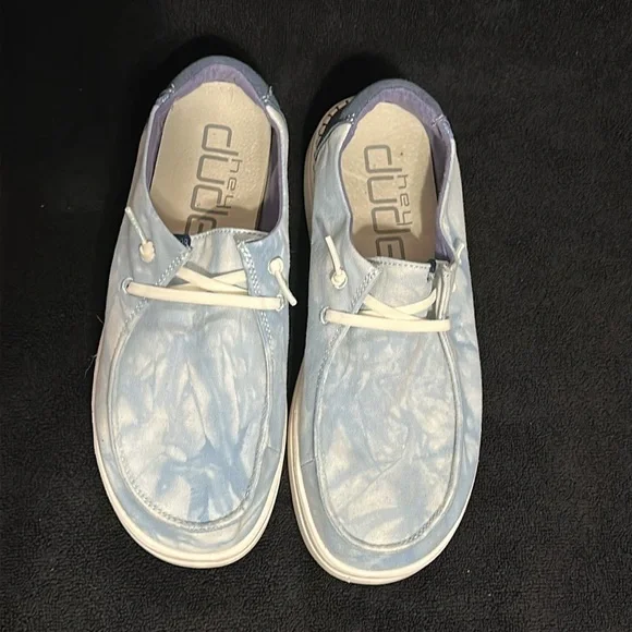 Women’s Shoes Hey Dude Size 8 Slip Ons Dudes - Picture 2 of 8